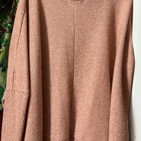 ✨Sweater✨ - Picture 2 of 2